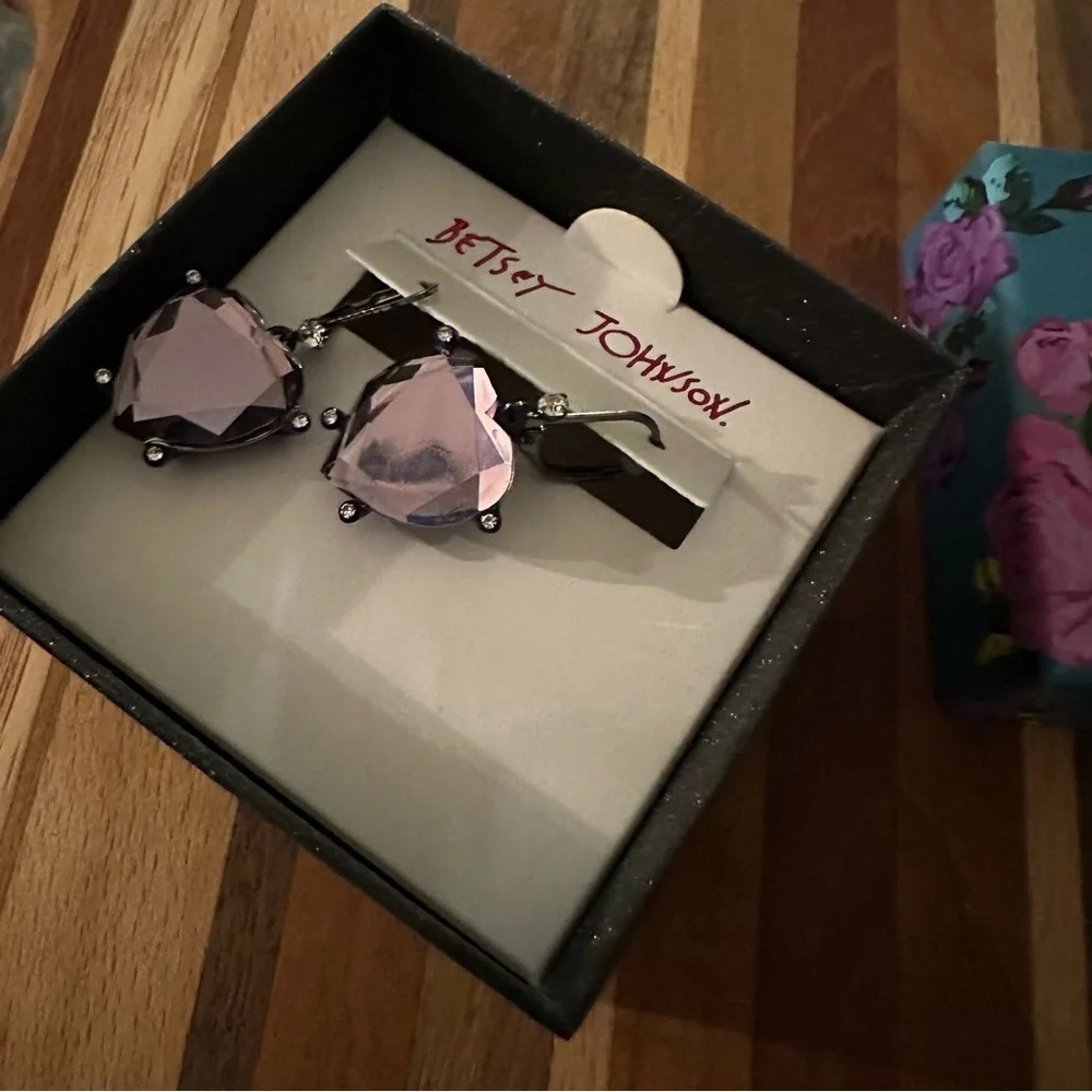Betsey Johnson Purple Stone Heart Earrings